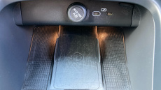 Volvo XC40 2.0 B4P Plus Dark 5dr Auto Petrol Estate